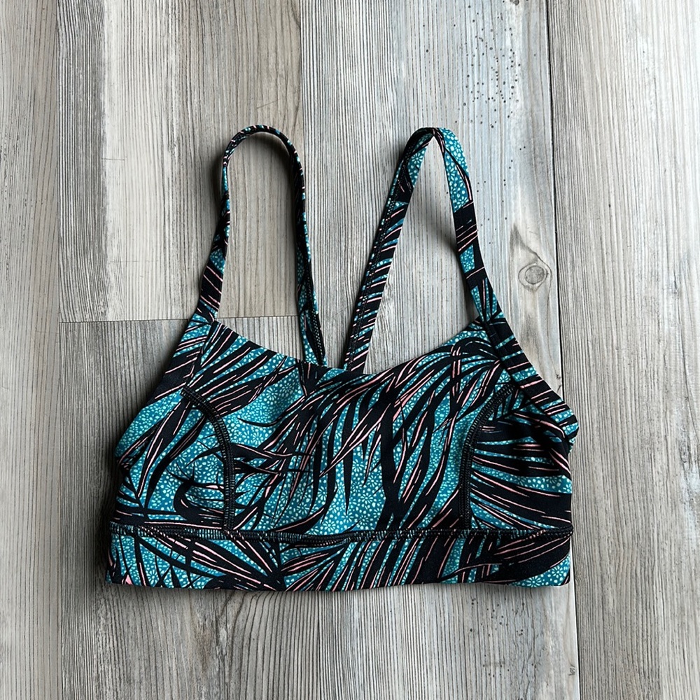 Lululemon sports bra